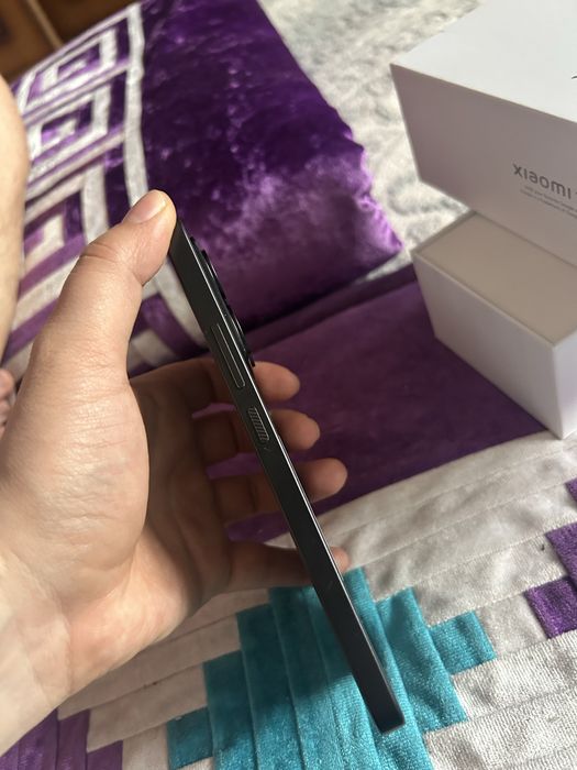 Телефон 180000 тг