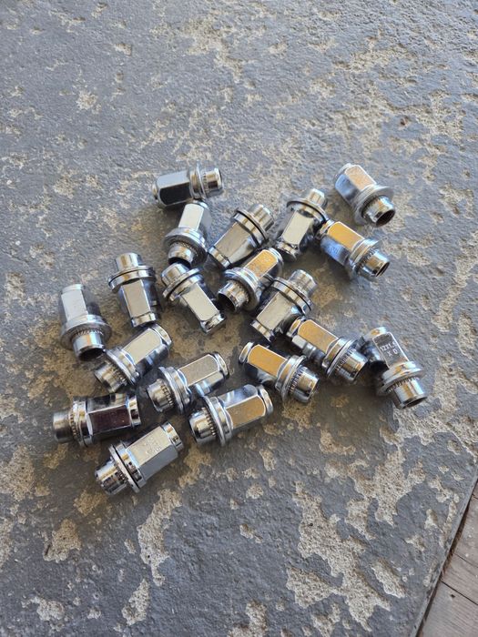 Колесные гайки M12x1.5 с прессшайбой (под ключ 21)