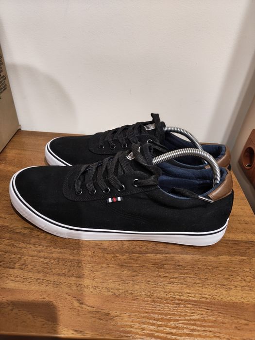 Pier One маратонки нови