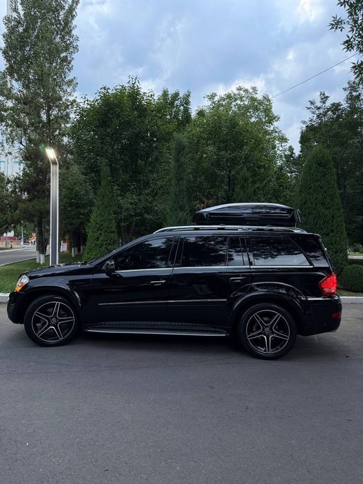 Mercedes Benz GL 550 4 Matic