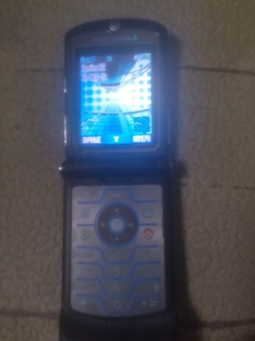 продам два телефона