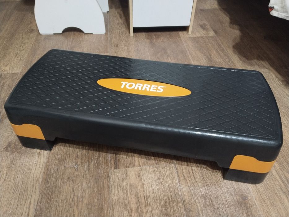 Продам степ платформу+коврик для йоги.