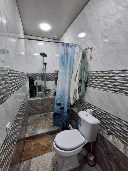 Продается участок 11 соток 6 комнат 3 сан узел сауна евро ремонт .