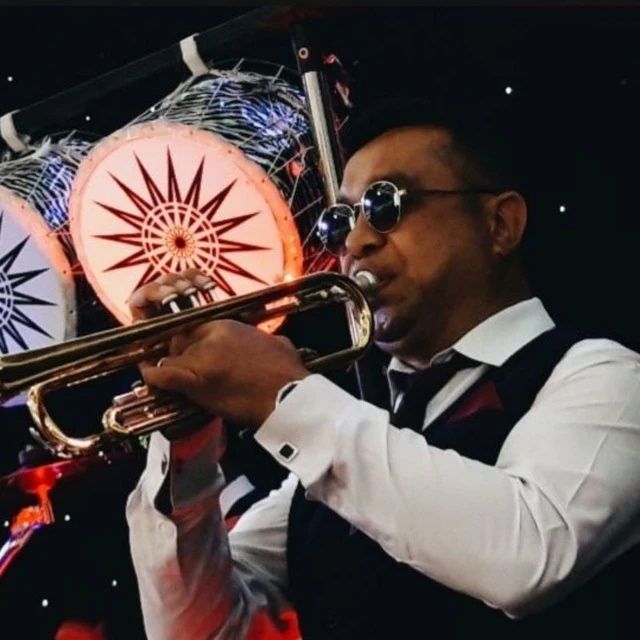 Саксофонист и Трубач на ваши праздники,Новый год и т.д