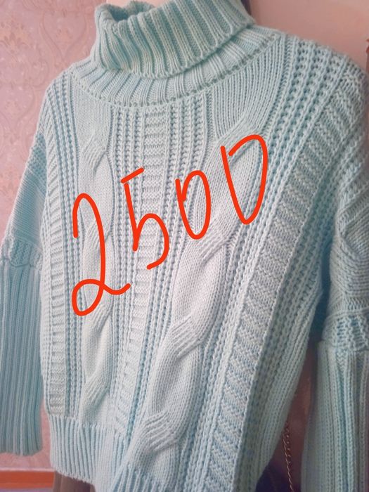 Продам вещи почти все новые кофты свитера кардиганы