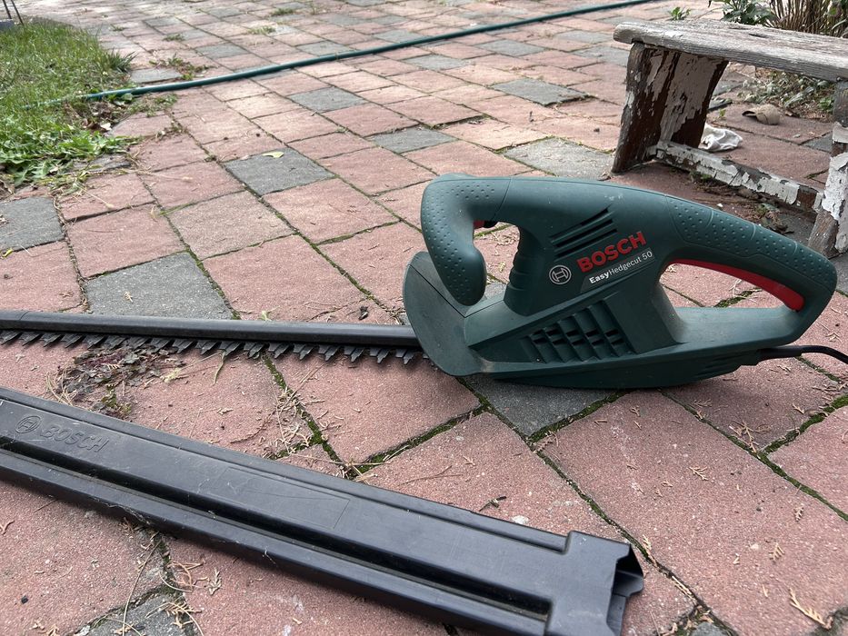 Foarfeca electrica gard viu Bosch
