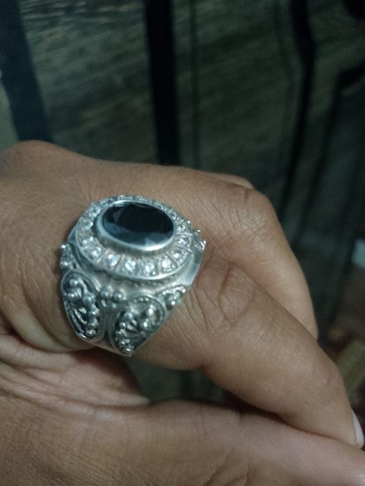 Кумуш узук сотилади 925