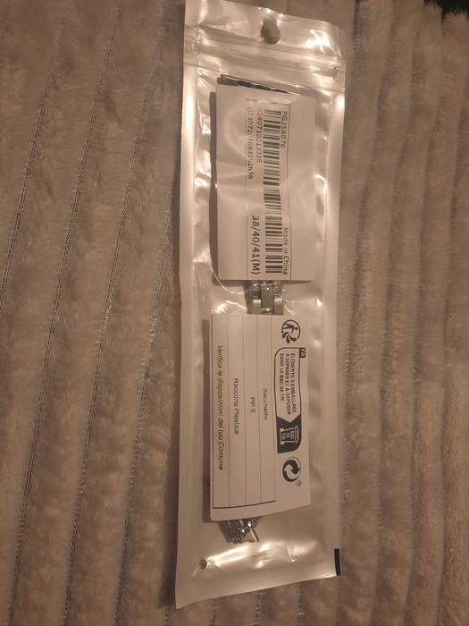 Два броя каишки за часовник