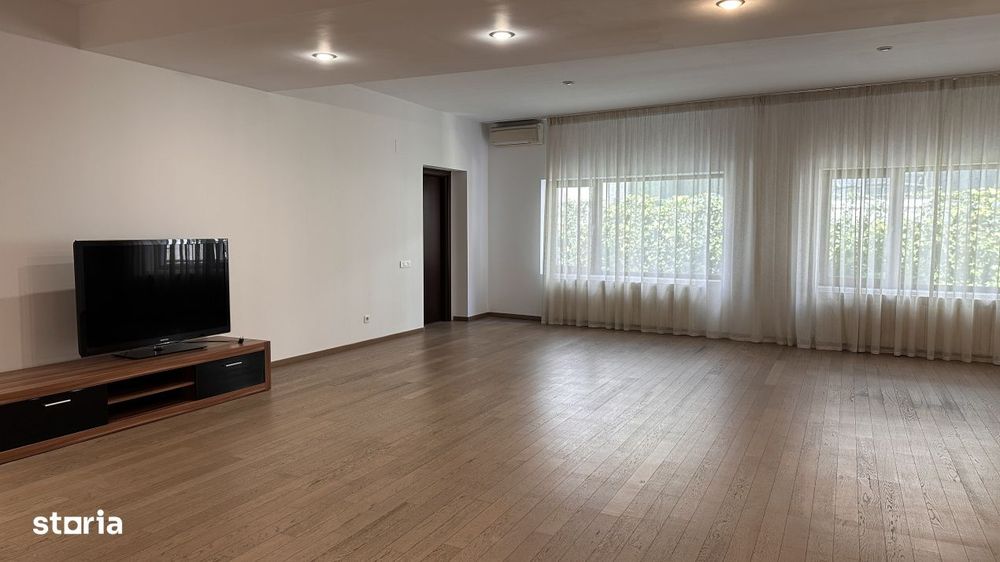 Duplex 4 Cam | 196 MP + Terasa + Parcare