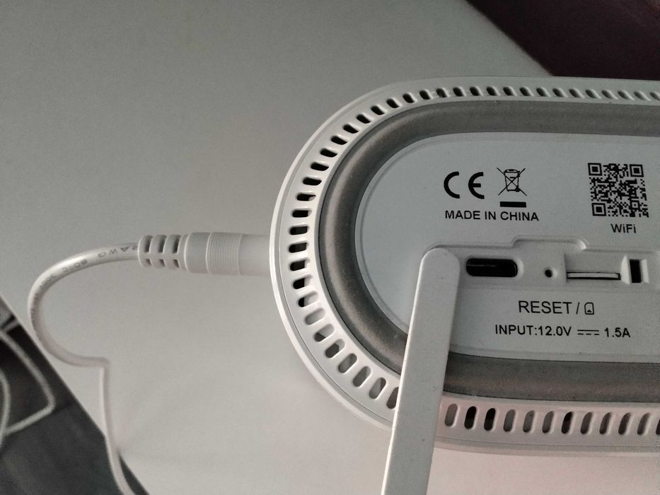 последен модел 5G сим карти рутер за мобилен интернет на Иетел 2025 г.