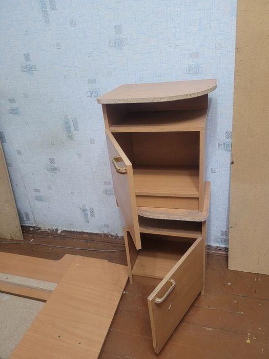 Кровать двуспальная + две тумбочки
