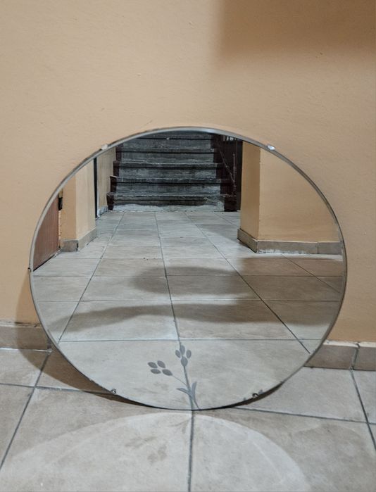 Зеркало круглое с рамой