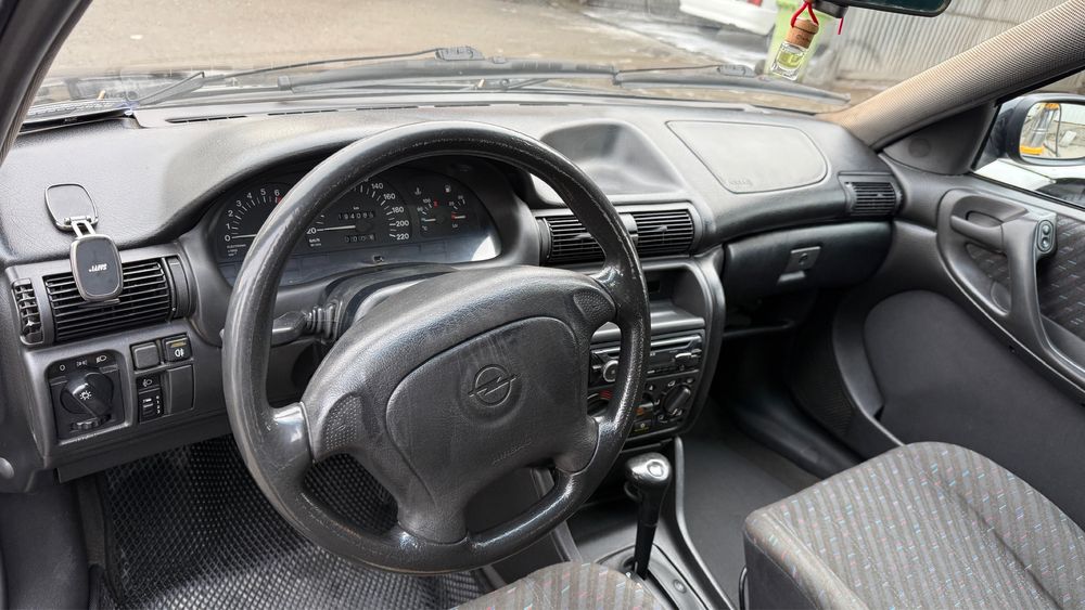 Opel Astra 2куб автомат каропка