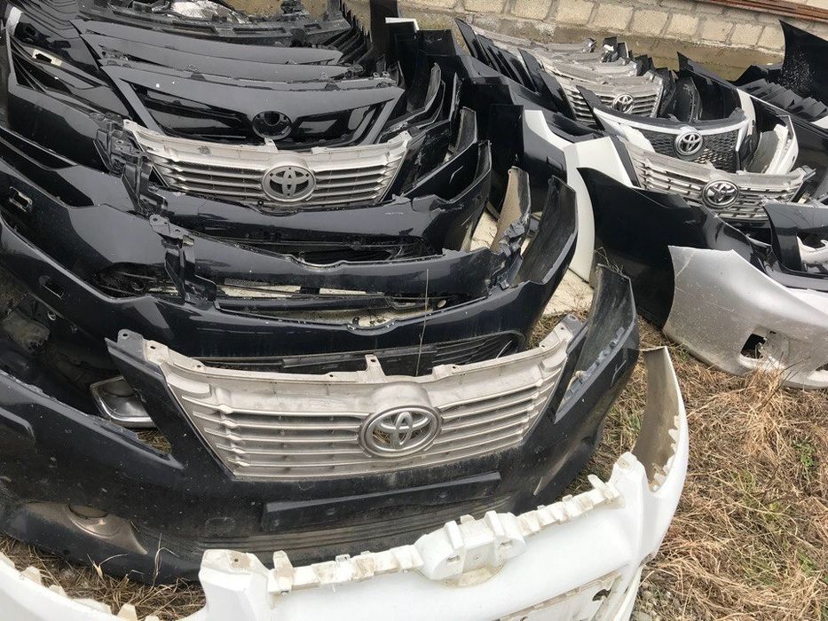 камри 40 черная в сервисе. 5 2006. авторазборки камри. задняя часть кузова toyota camry 55. камри 40 1995 распил.