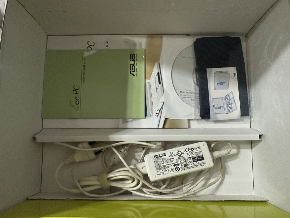 ASUS Eee PC 904HD — Коллекционный Full Set
