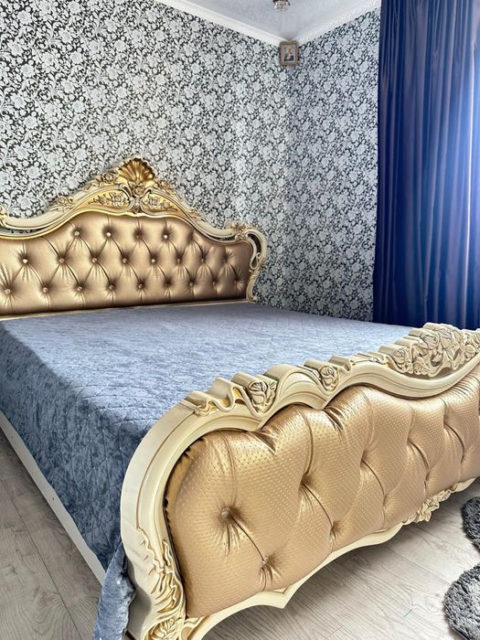 Продам спальный гарнитур