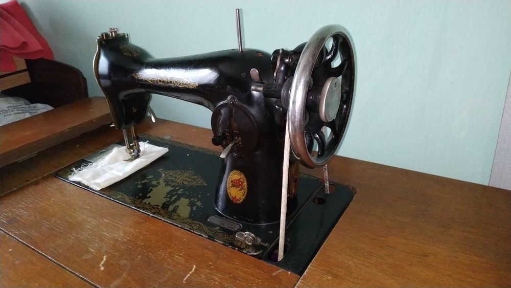 Продать швейную машинку подольск. Швейная машинка подольск 2. Чайка подольская швейная машина. Продать швейную машинку подольск. Швейная машинка подольск 2.