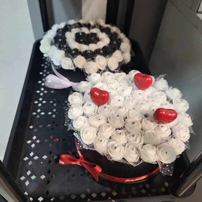 Подаръчета от изкуствени рози