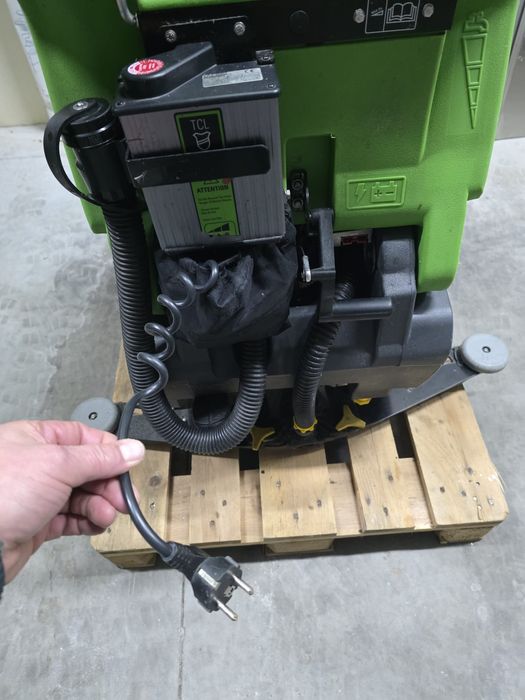 Професионална италианска почистваща машина за под IPC CT70