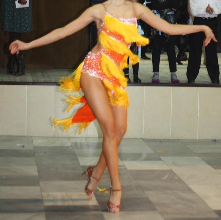 Рокля за латино танци с камъни сваровски