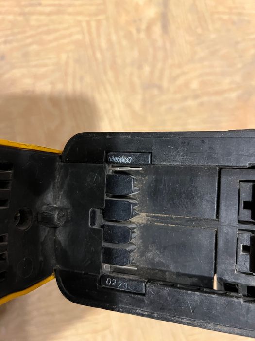 Bormasina Ciocan Rotopercutor, Dewalt DW005