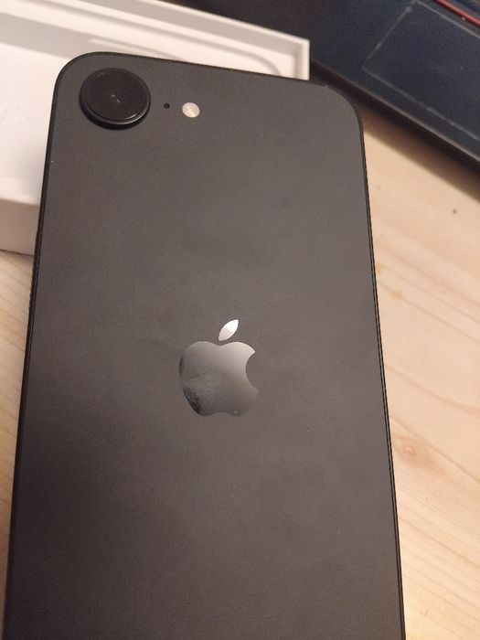 Vind telefon       Iphone 16e