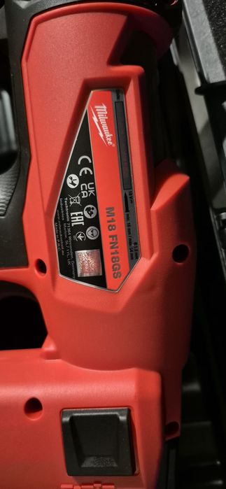 Milwaukee pistol de cuie pe acumulator
