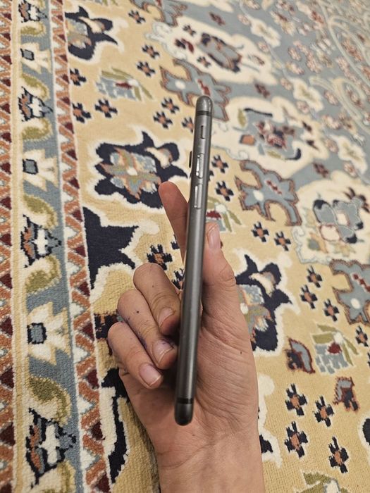 Продам iphone 8 хорошее состояние