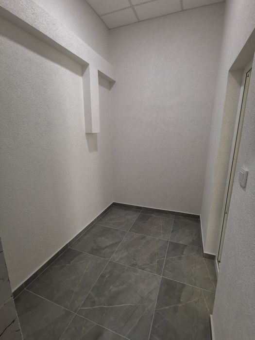 Дава се под наем Магазин в Кърджали, Възрожденци - 35 кв.м за 229.5 € - Снимка #1