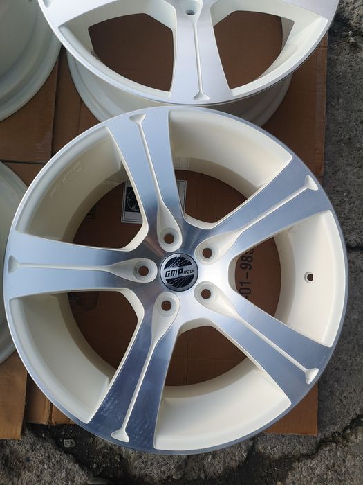 Jante originale GMP Italy Buran white diamond 8x18 et 43 5x112