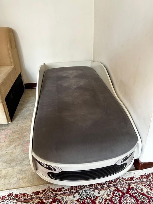 Детская кровать Машина