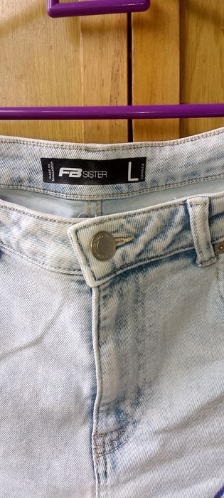 Джинсы - бананы.