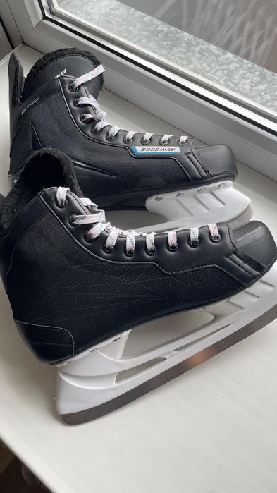 Хоккейные коньки