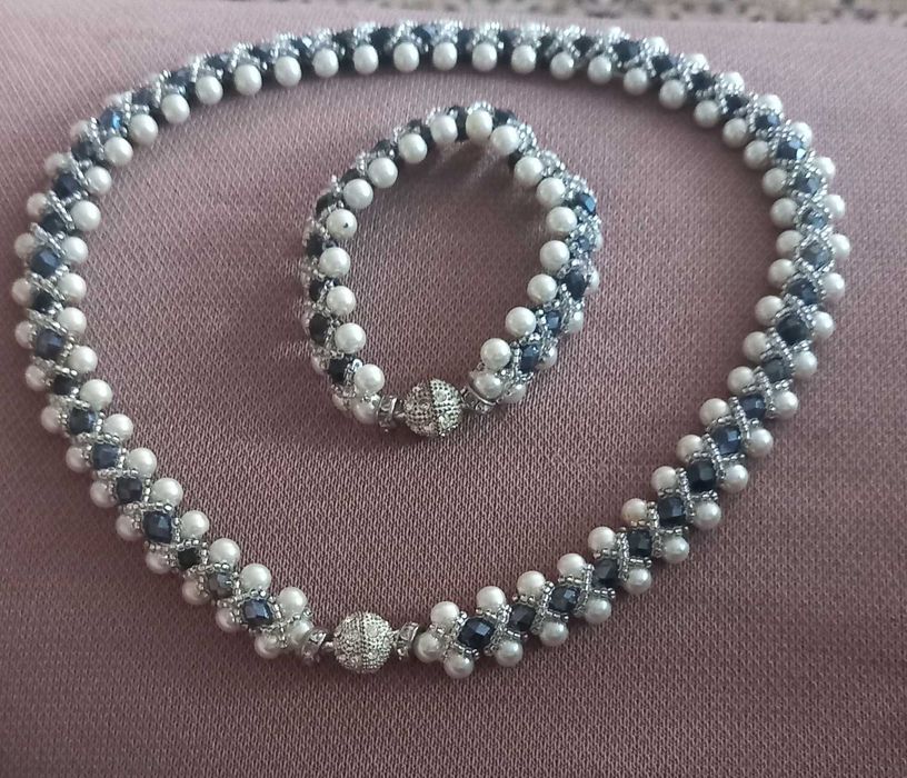 Продается колье и браслет