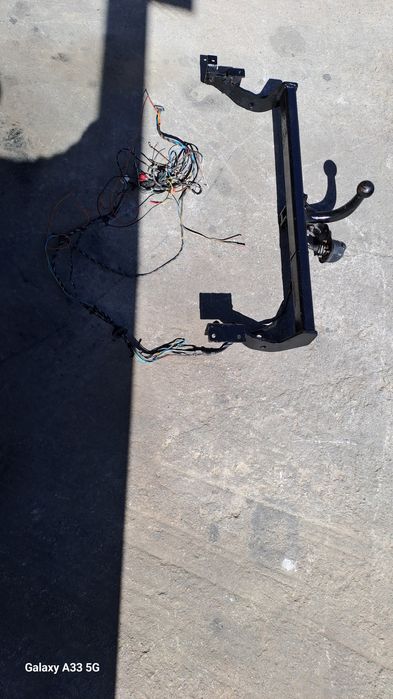 Продавам оригинален теглич за Mazda Demio/ Мазда Демио