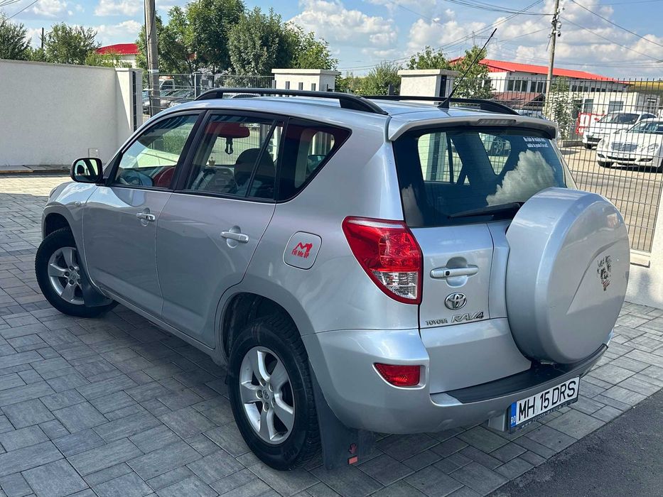 Toyota RAV-4 2,2 d4d 4x4 2007 accept variante !