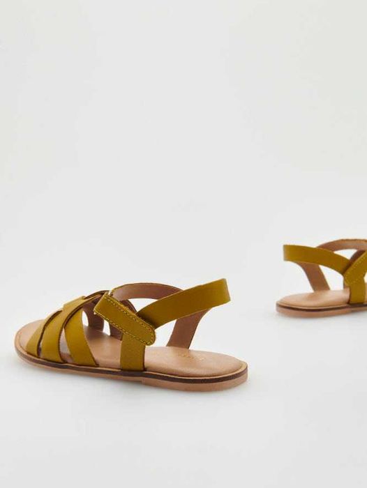 Нови Reserved сандали от естествена кожа, номер 38