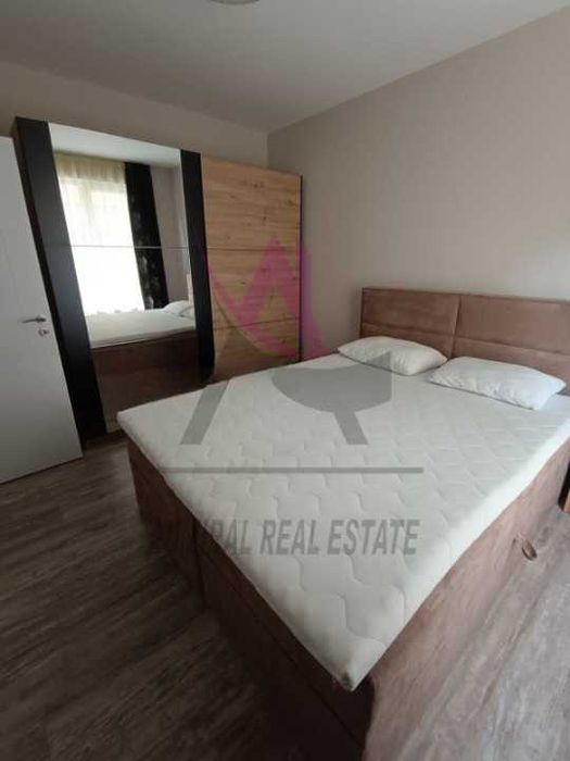 Двустаен -обзаведен -Зимно кино