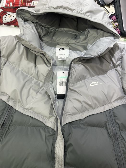 Nike Storm-fit windrunner
