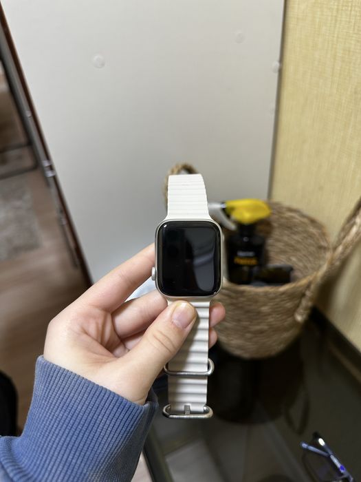 Часы Apple Watch SE 44