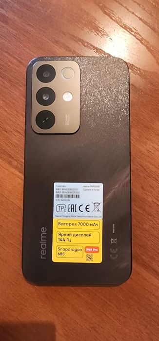 Продается телефон realme C85. 256 память