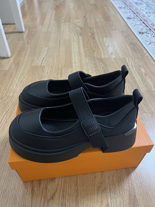 Продам женские туфли