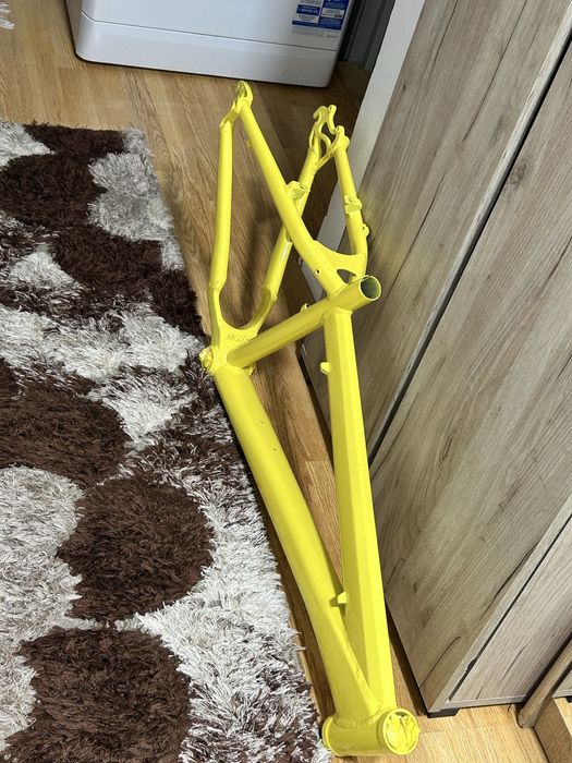 Vând UMF HARDY 4 nou nouț!!