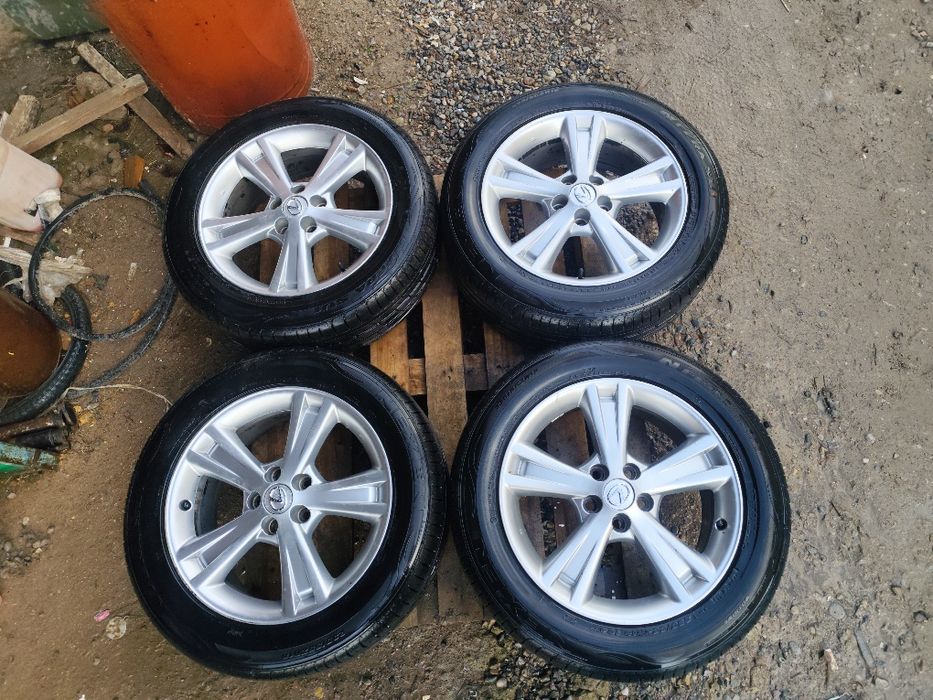 Срочно продам оригинал диски с шино в идеале. Диски привозные без дефе