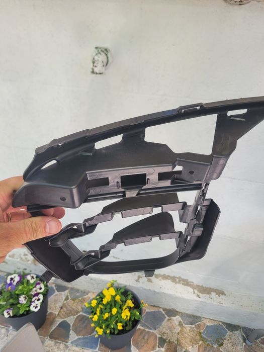 Grila bara Porsche Macan 95B8076811E0