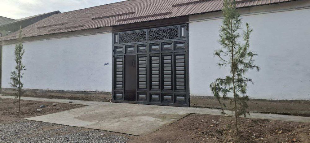 Уй жой срочна сотилади.