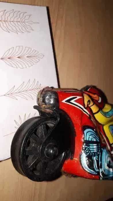 Jucarie- Motocicleta fabricata din tabla perioada comunista