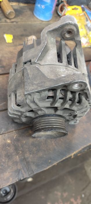 Продам генератор Ауди А4