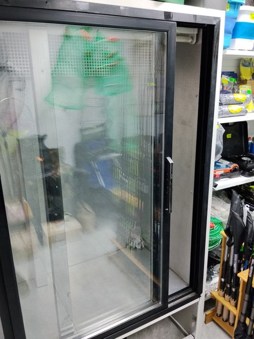 Холодильная витрина