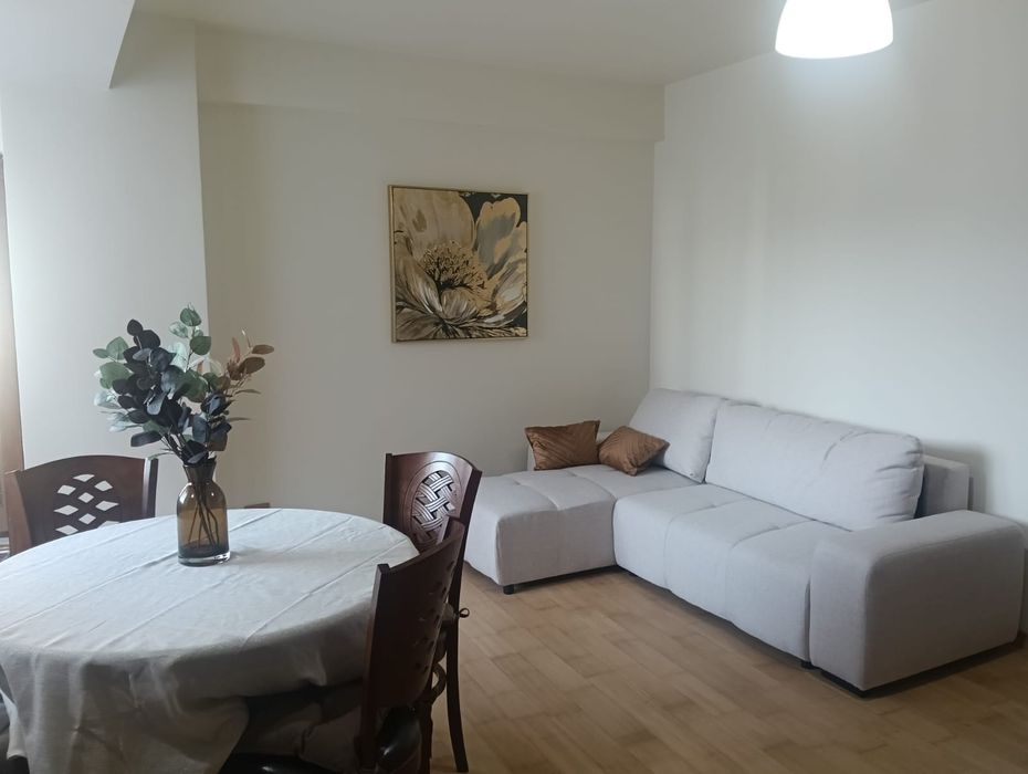 Inchiriez apartament cu 2 camere langa Mall Vitan